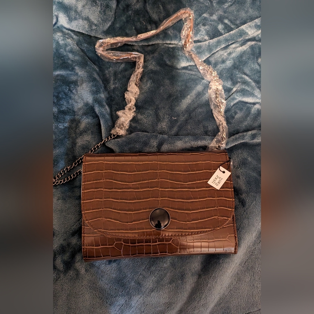 Faux Naturalizer brown alligator clutch